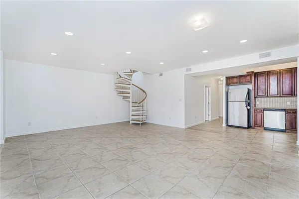 $959,000 | 8403 19th Avenue, Unit 3A | Van Pelt Manor
