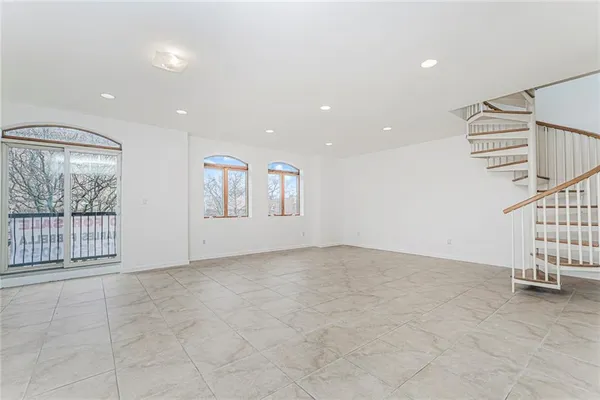 $959,000 | 8403 19th Avenue, Unit 3A | Van Pelt Manor