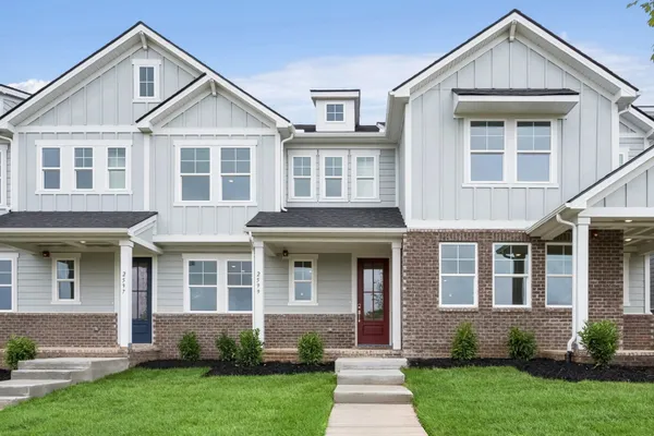 $320,570 | 2579 Peaceful Vly Drive, Columbia, TN 38401