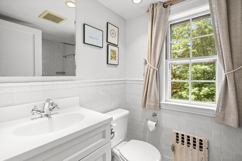 689 Boston Post Road Weston, MA 02493 - Photo 21 of 29