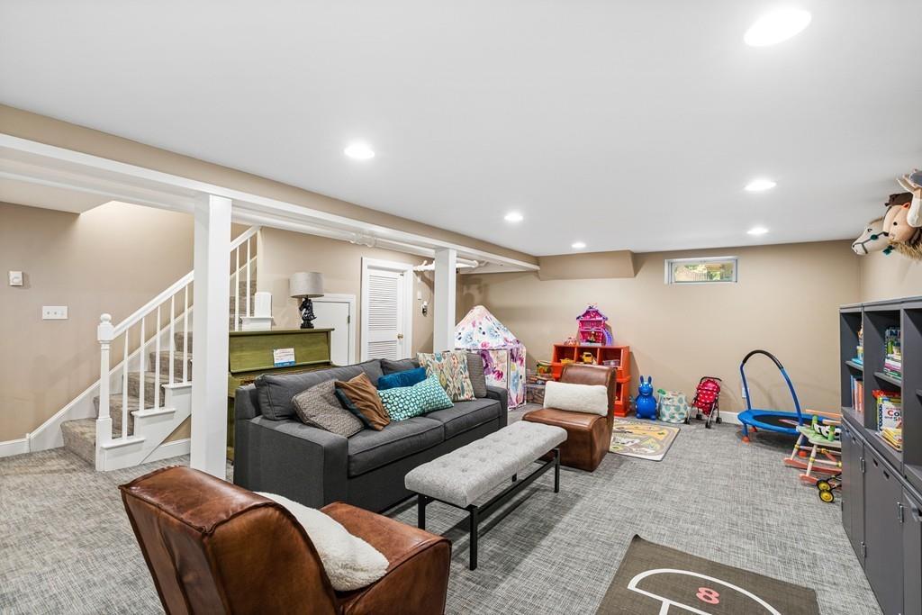 689 Boston Post Road Weston, MA 02493 - Photo 23 of 29