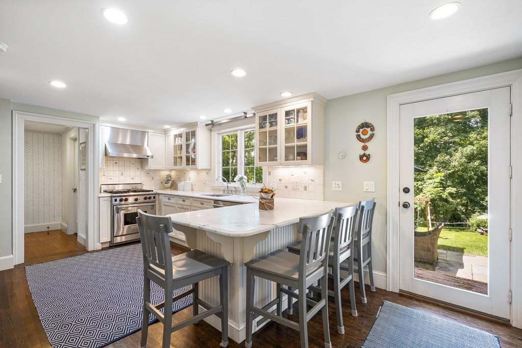 689 Boston Post Road Weston, MA 02493 - Photo 3 of 29