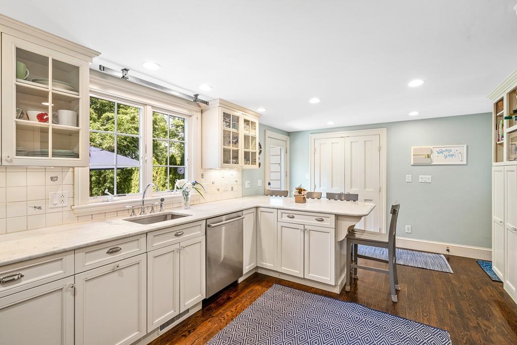 689 Boston Post Road Weston, MA 02493 - Photo 4 of 29