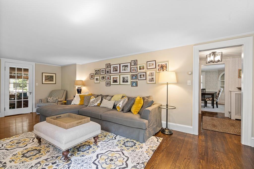 689 Boston Post Road Weston, MA 02493 - Photo 10 of 29