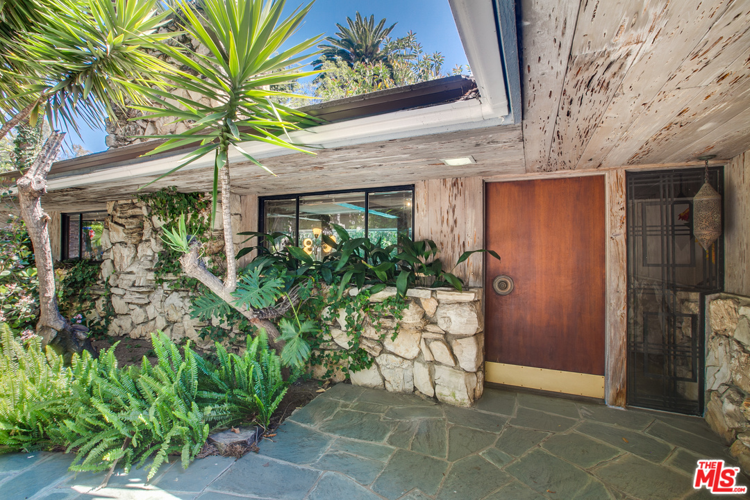 10606 Chalon Road Los Angeles, CA 90077 - Photo 12 of 34