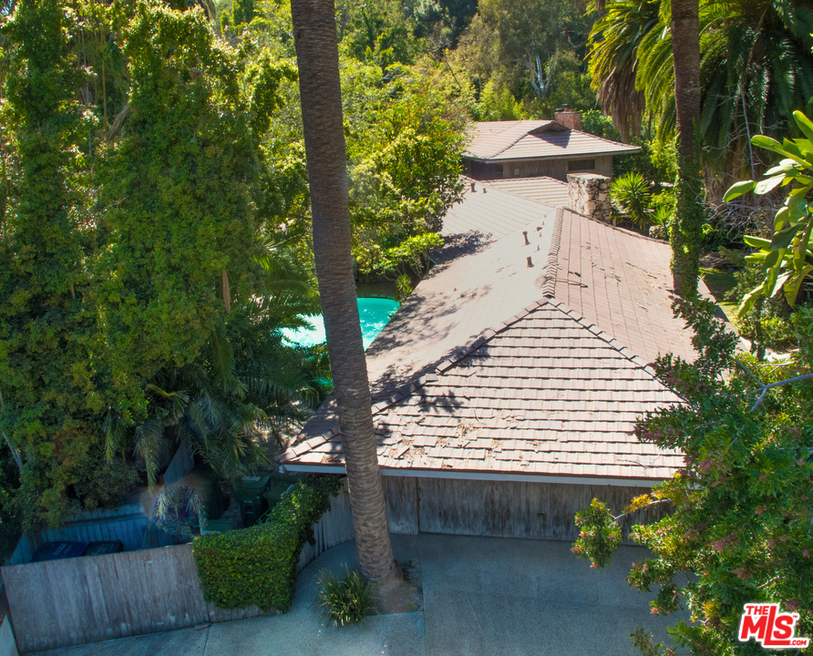 10606 Chalon Road Los Angeles, CA 90077 - Photo 17 of 34