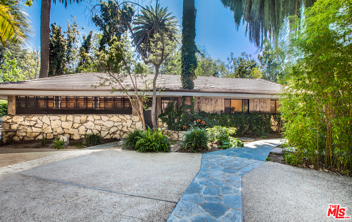 10606 Chalon Road Los Angeles, CA 90077 - Photo 19 of 34