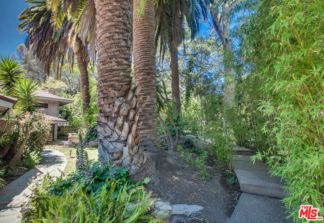 10606 Chalon Road Los Angeles, CA 90077 - Photo 24 of 34