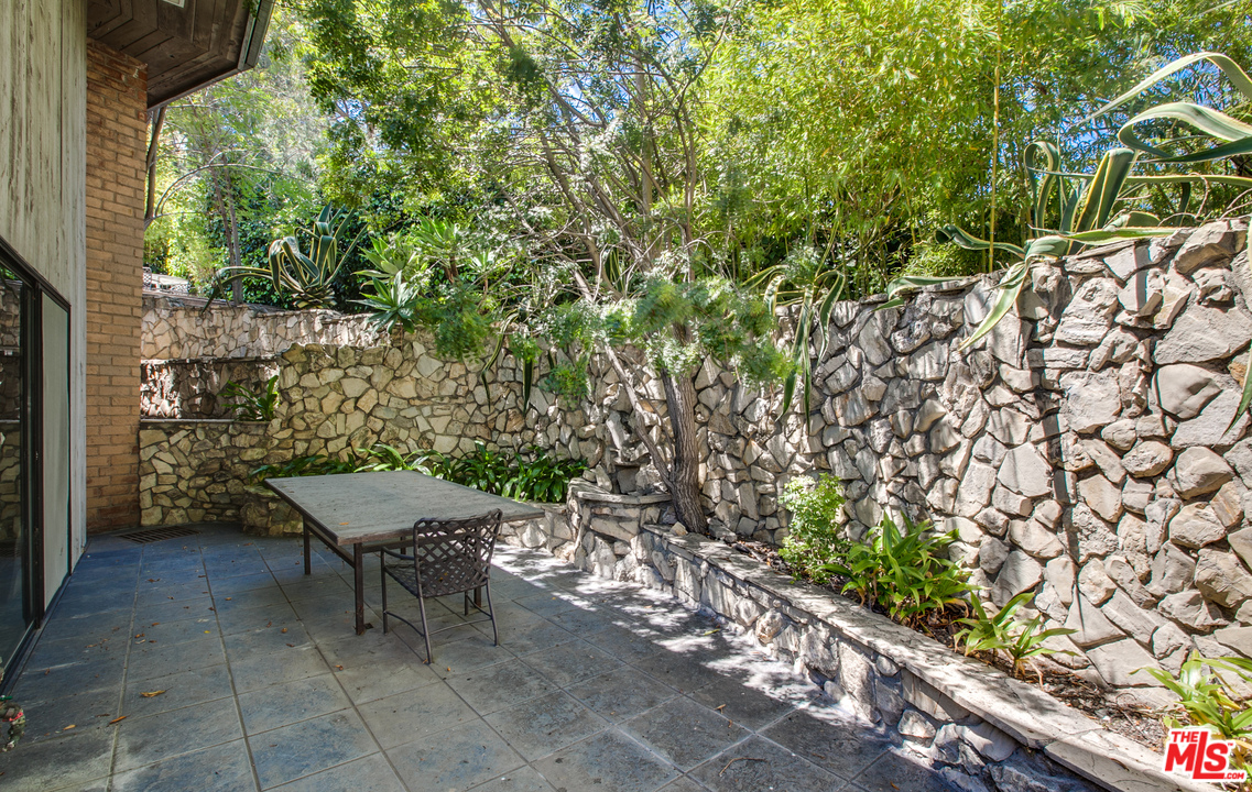 10606 Chalon Road Los Angeles, CA 90077 - Photo 26 of 34