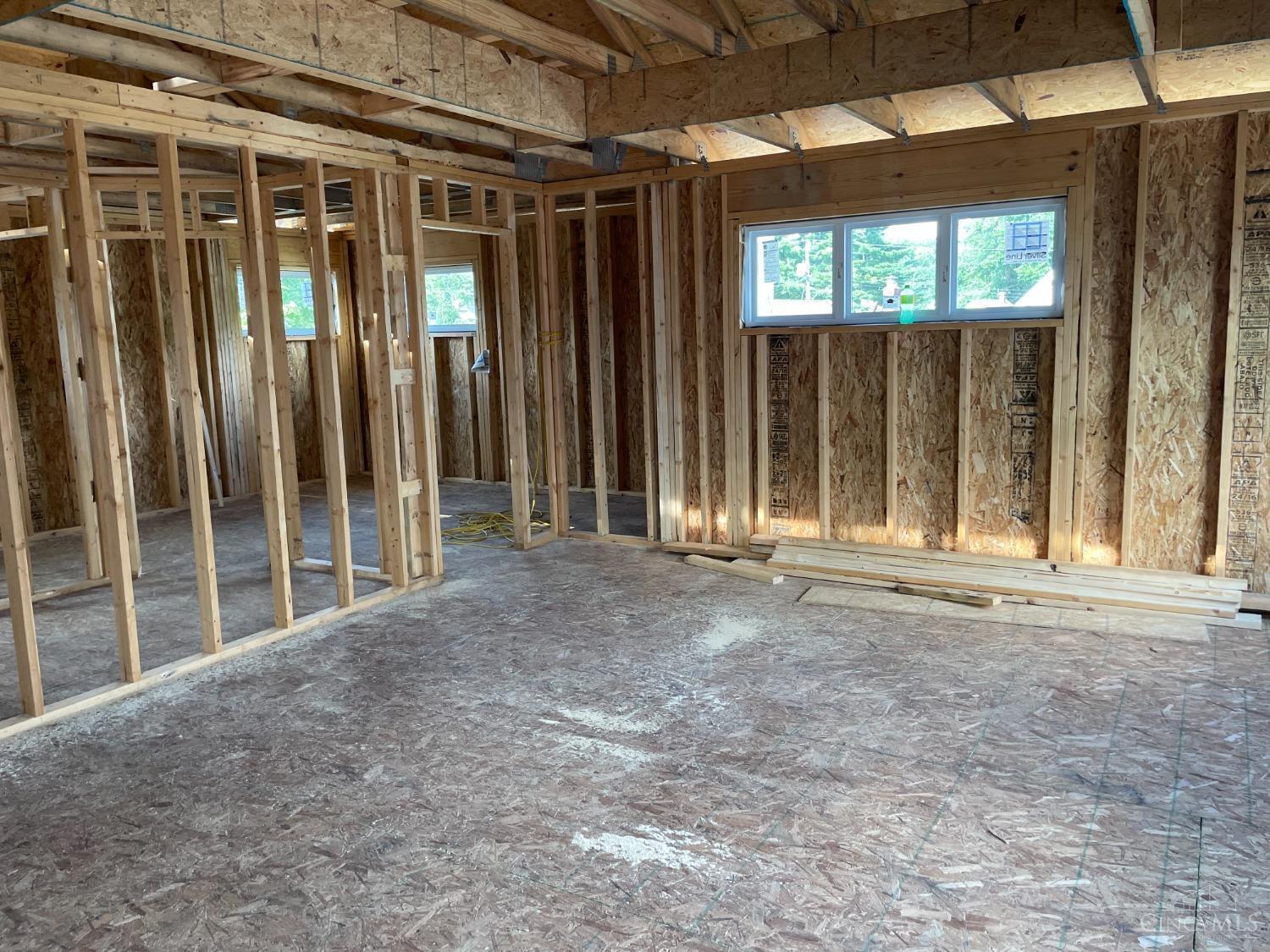 3714 Watterson Road Cincinnati, OH 45227 - Photo 8 of 9 Gallery Image 8