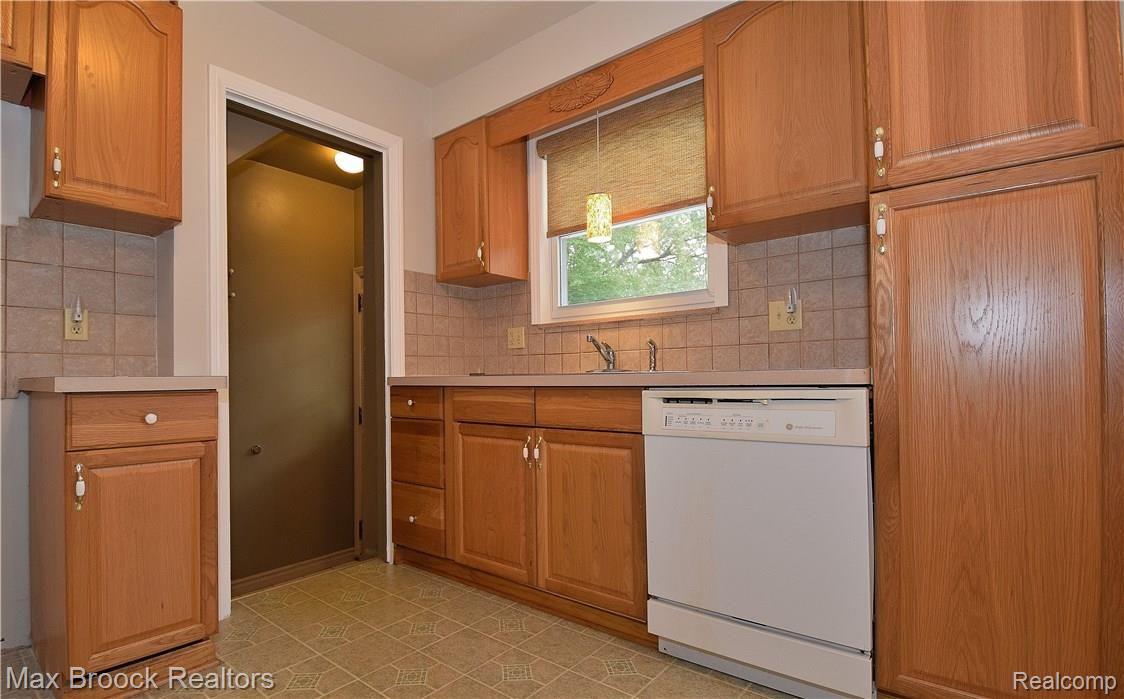 1957 Harvard Road Berkley, MI 48072 - Photo 2 of 15 Bright Kitchen with plenty of storage