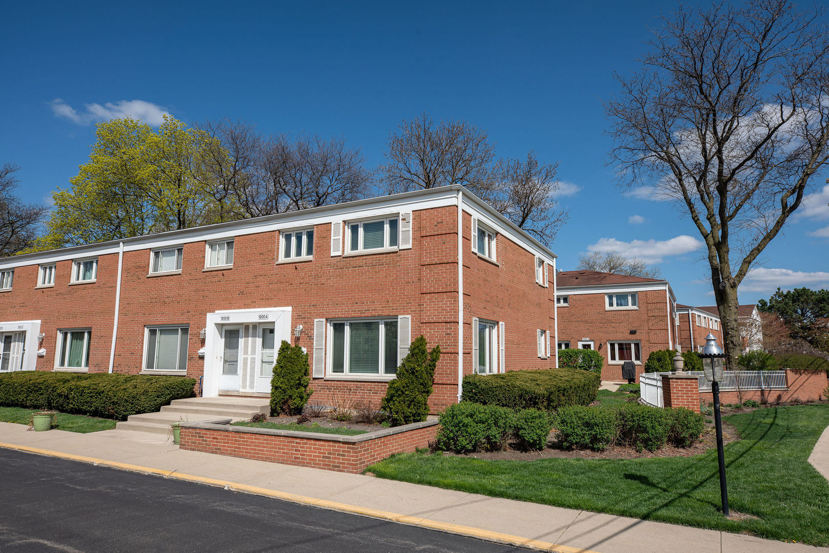 1200 Higgins Road, Unit A Park Ridge, IL 60068 - Photo 2 of 17