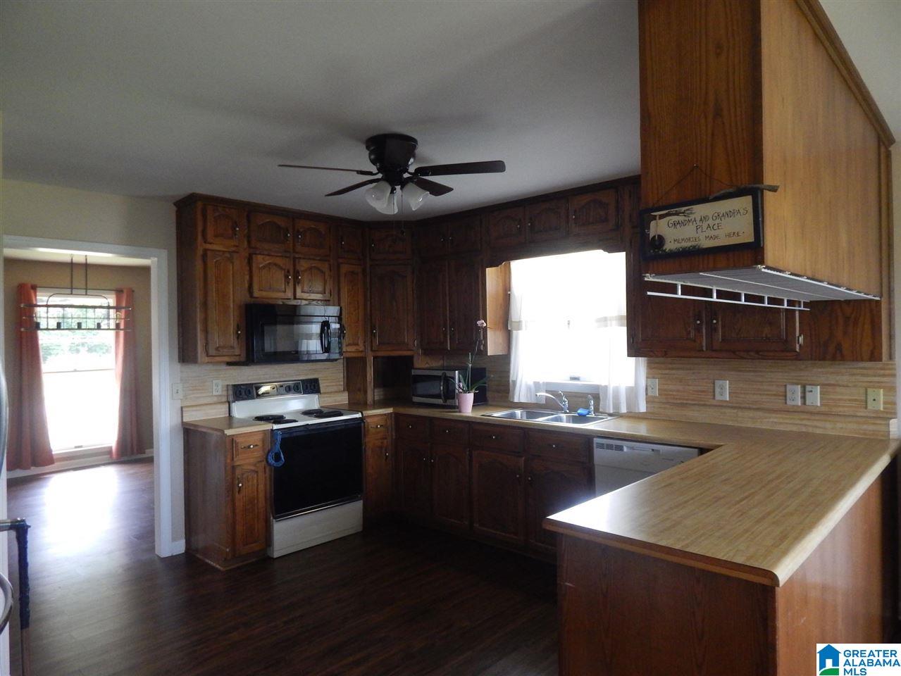 1940 4th Avenue Southwest Bessemer, AL 35022 - Photo 8 of 37