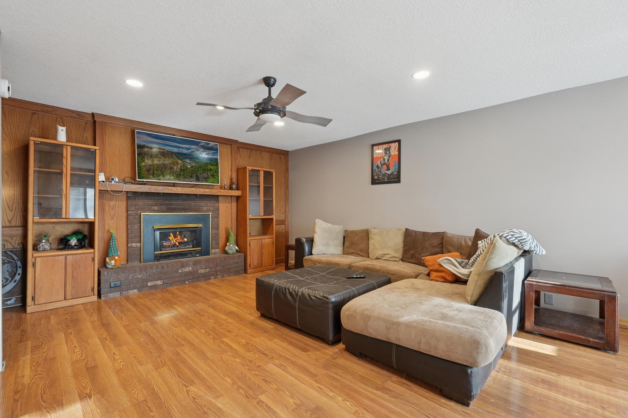 202 West Warren Street Roberts, WI 54023 - Photo 2 of 12