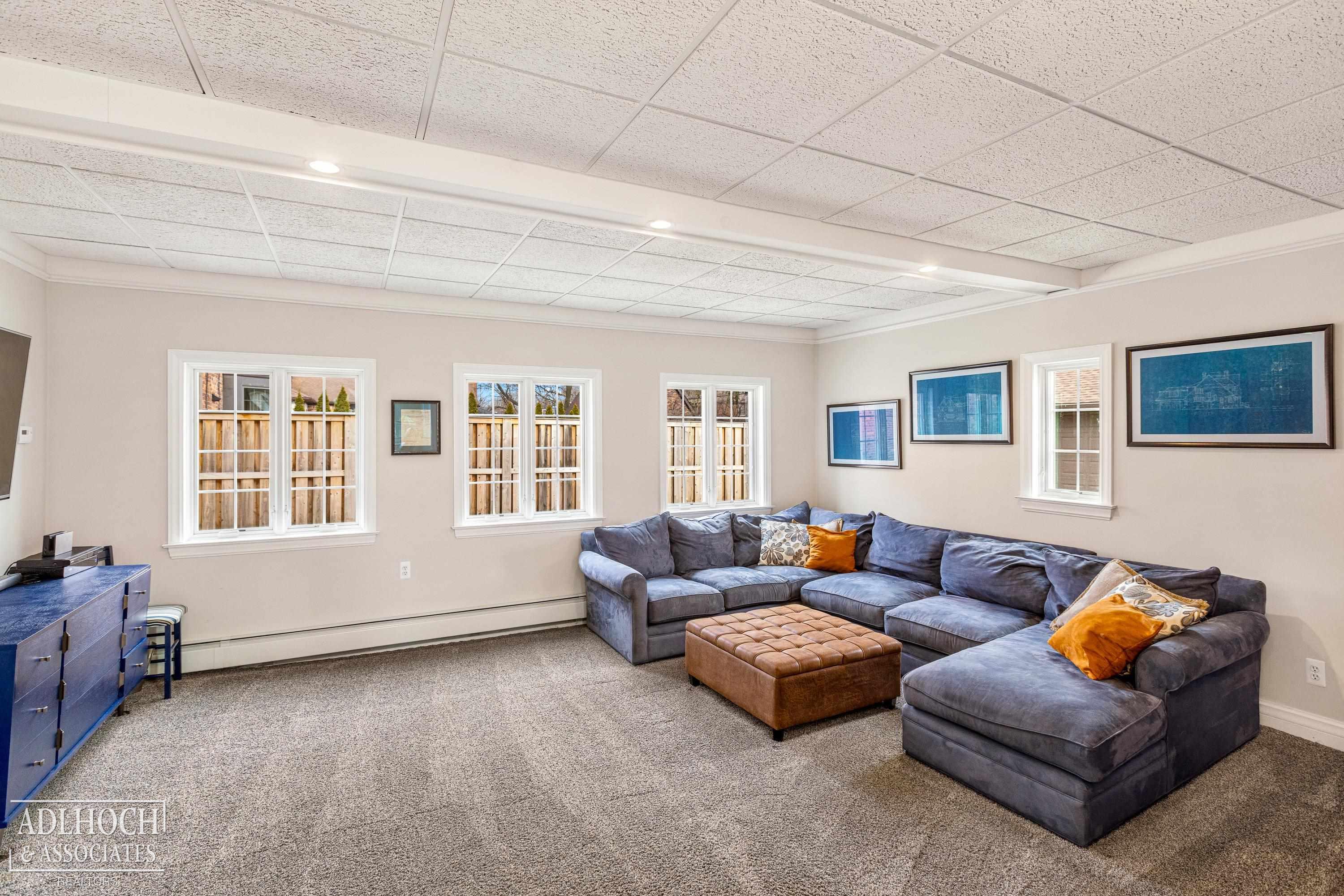 1140 Yorkshire Road Grosse Pointe, MI 48230 - Photo 19 of 45 50133466-3adbe4b0-df92-4cff-9f71-a6ca7be53217.JPG