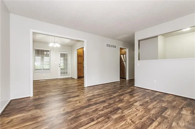 $2,360 | 10423 North Cherry Drive, Kansas City, MO 64155