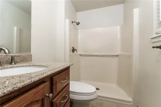 $2,360 | 10423 North Cherry Drive, Kansas City, MO 64155