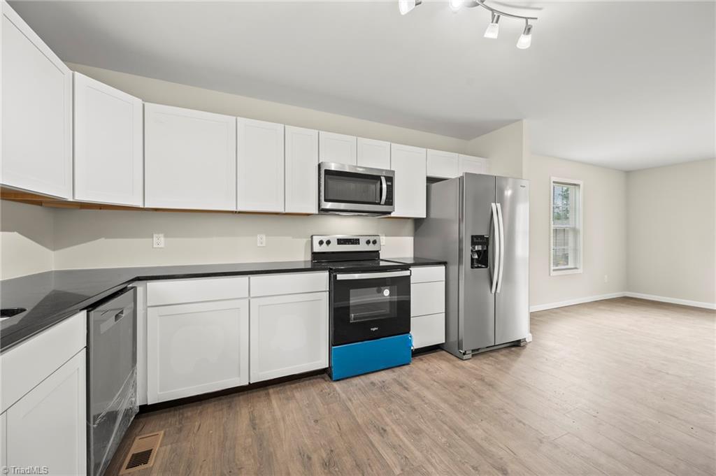 836 Falling Creek Court Rural Hall, NC 27045 - Photo 11 of 32