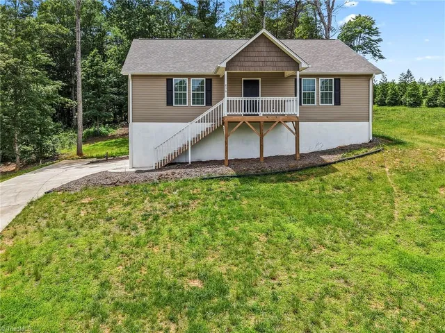 $276,900 | 836 Falling Creek Court, Rural Hall, NC 27045