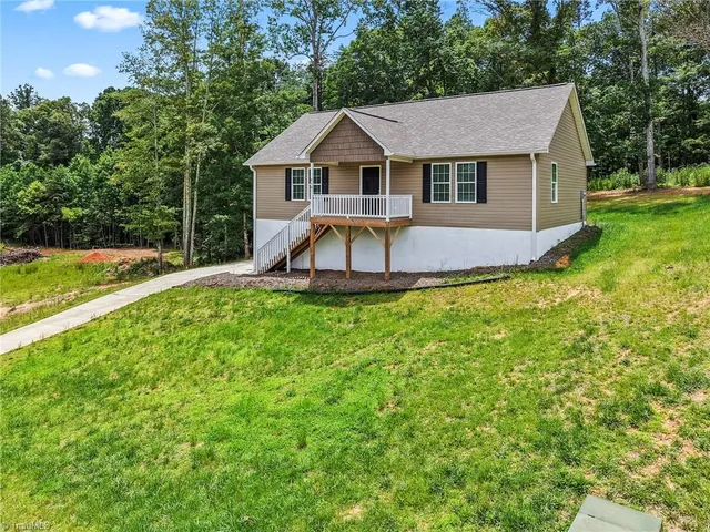 $276,900 | 836 Falling Creek Court, Rural Hall, NC 27045