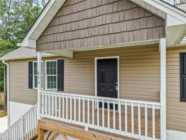 $276,900 | 836 Falling Creek Court, Rural Hall, NC 27045