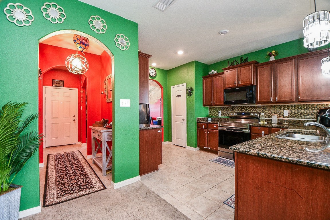 9803 Garnet Grove Drive Rosharon, TX 77583 - Photo 14 of 34