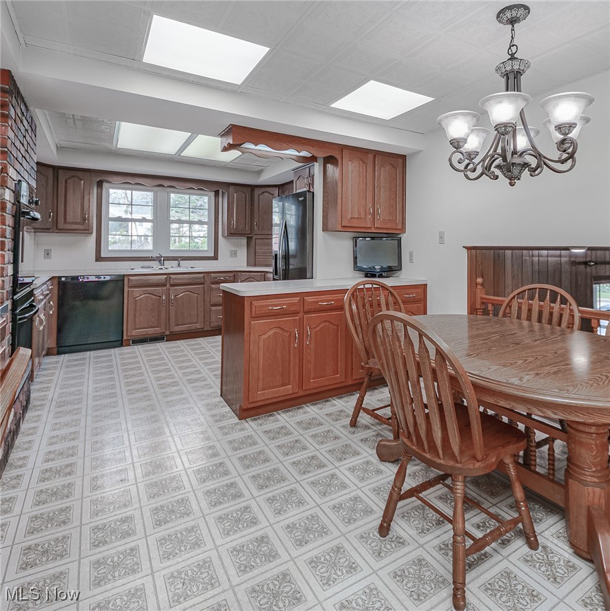 3375 Bancroft Road Akron, OH 44333 - Photo 6 of 45 Large kitchen with plenty of cabinet space and dining area.