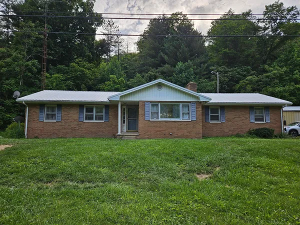 $325,000 | 2183 Highway 23, Waverly, OH 45690