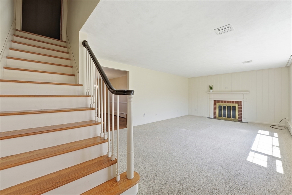 35 Richmond Road Ludlow, MA 01056 - Photo 11 of 41