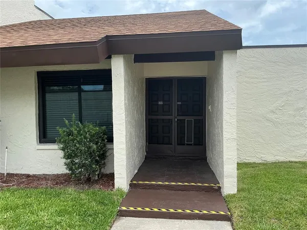 $1,900 | 2207 Belleair Road, Unit B22, Clearwater, FL 33764