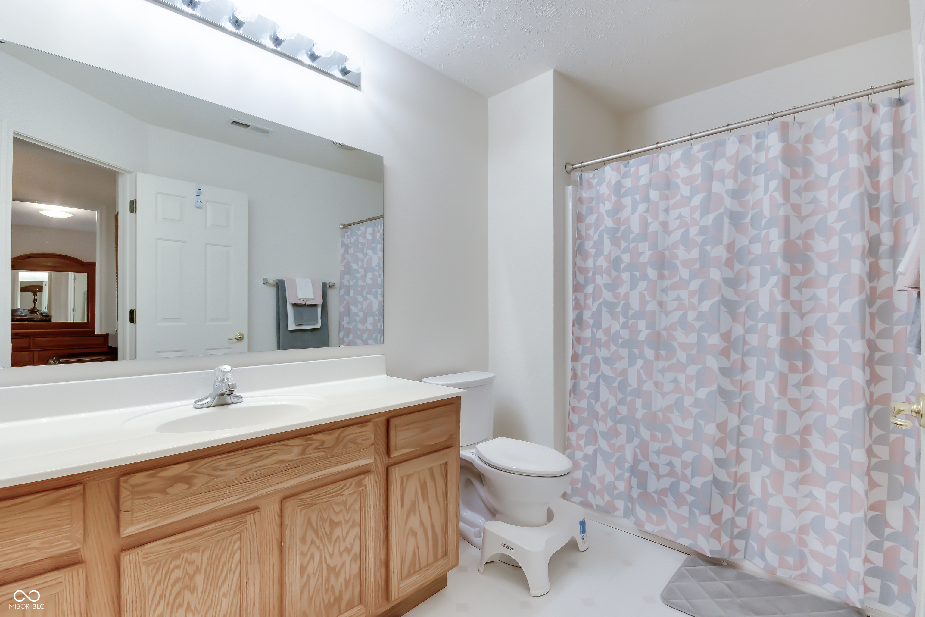 8532 Enclave Boulevard Fishers, IN 46038 - Photo 30 of 33