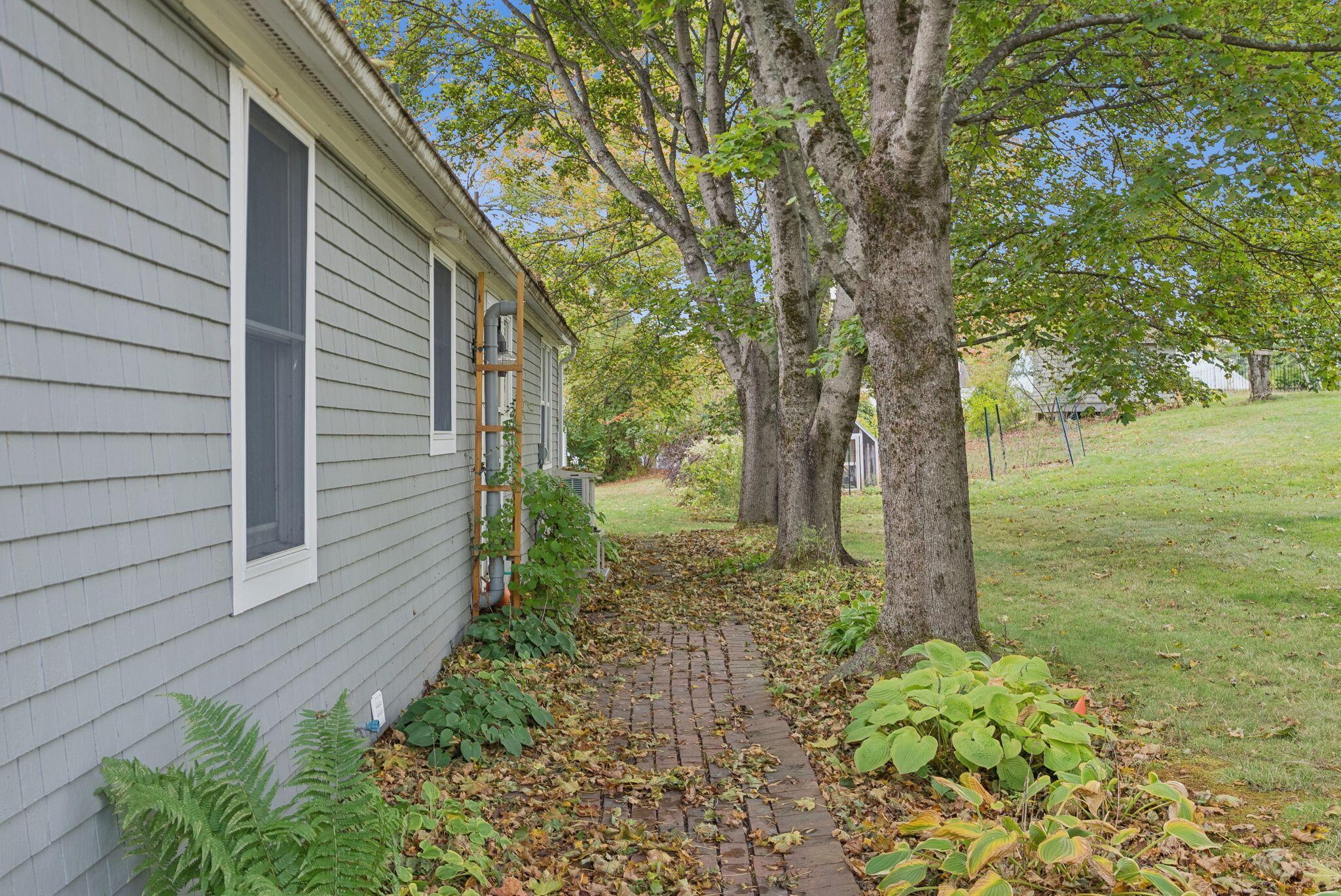 64 Central Street Hallowell, ME 04347 - Photo 4 of 74 19_DSC03773