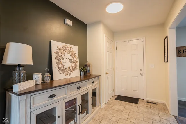 $389,900 | 6933 Knollcrest Way, Pendleton, IN 46064