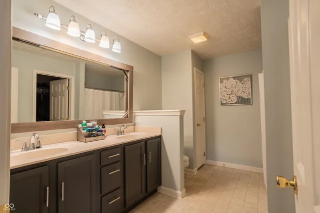 $389,900 | 6933 Knollcrest Way, Pendleton, IN 46064