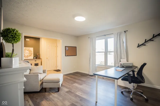 $389,900 | 6933 Knollcrest Way, Pendleton, IN 46064