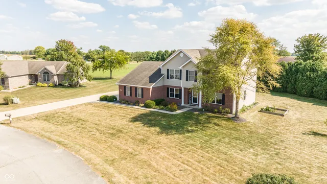 $389,900 | 6933 Knollcrest Way, Pendleton, IN 46064