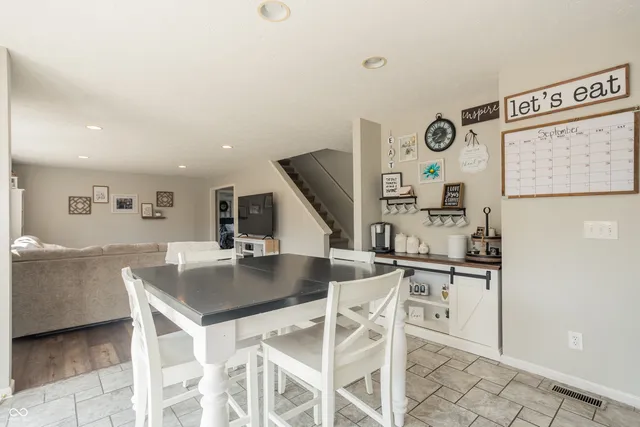 $389,900 | 6933 Knollcrest Way, Pendleton, IN 46064