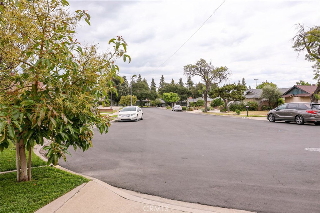 1287 Rodeo Court Upland, CA 91786 - Photo 3 of 47