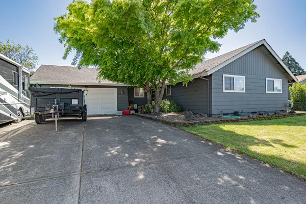 $389,990 | 501 Palo Verde Way, Central Point, OR 97502