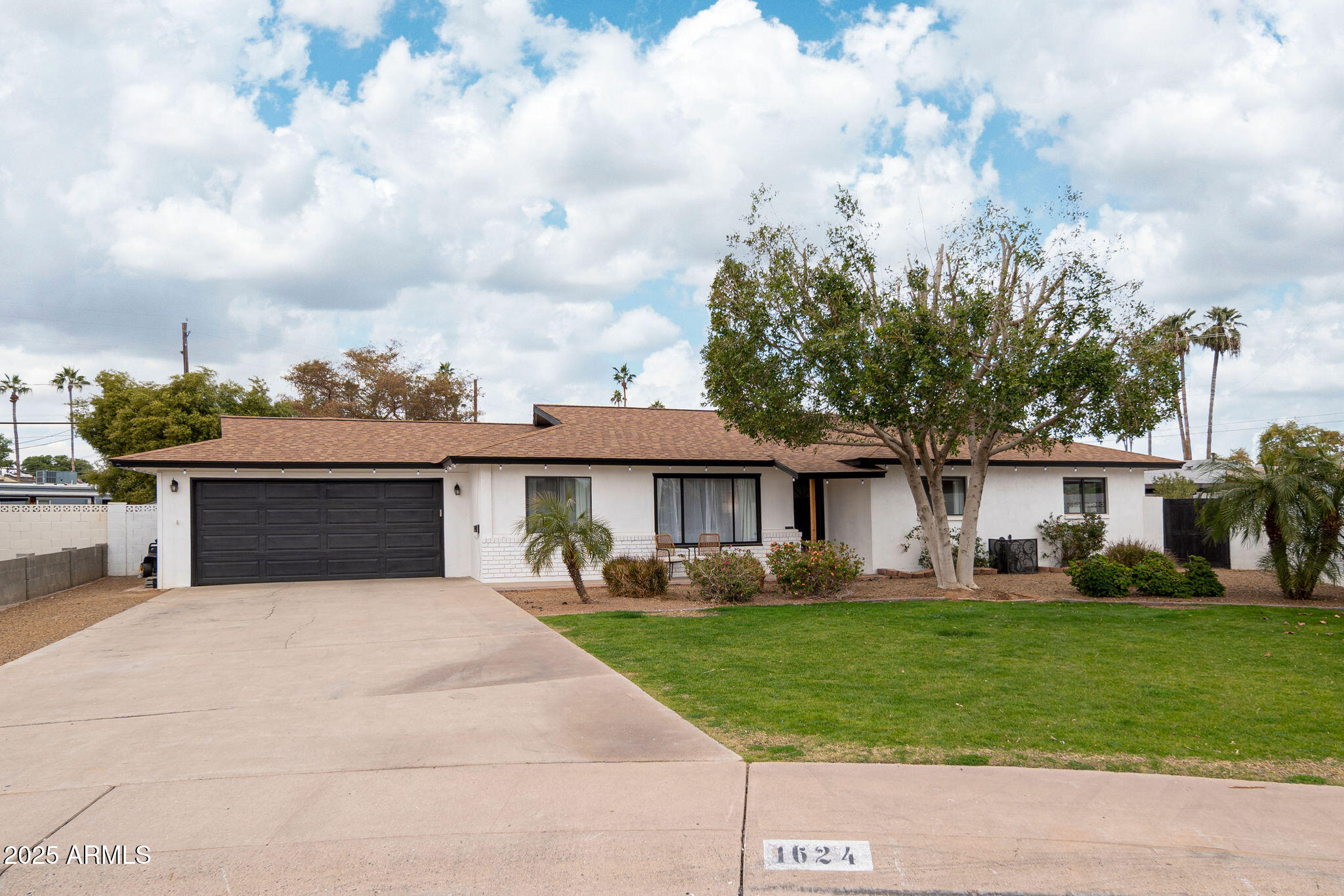 1624 West Lawrence Road Phoenix, AZ 85015 - Photo 1 of 26 GSS01