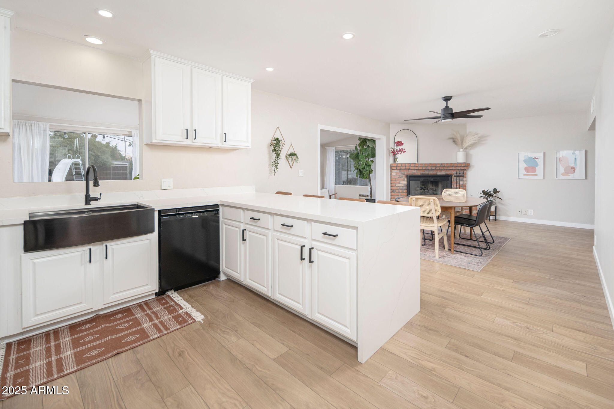 1624 West Lawrence Road Phoenix, AZ 85015 - Photo 9 of 26 GSS10