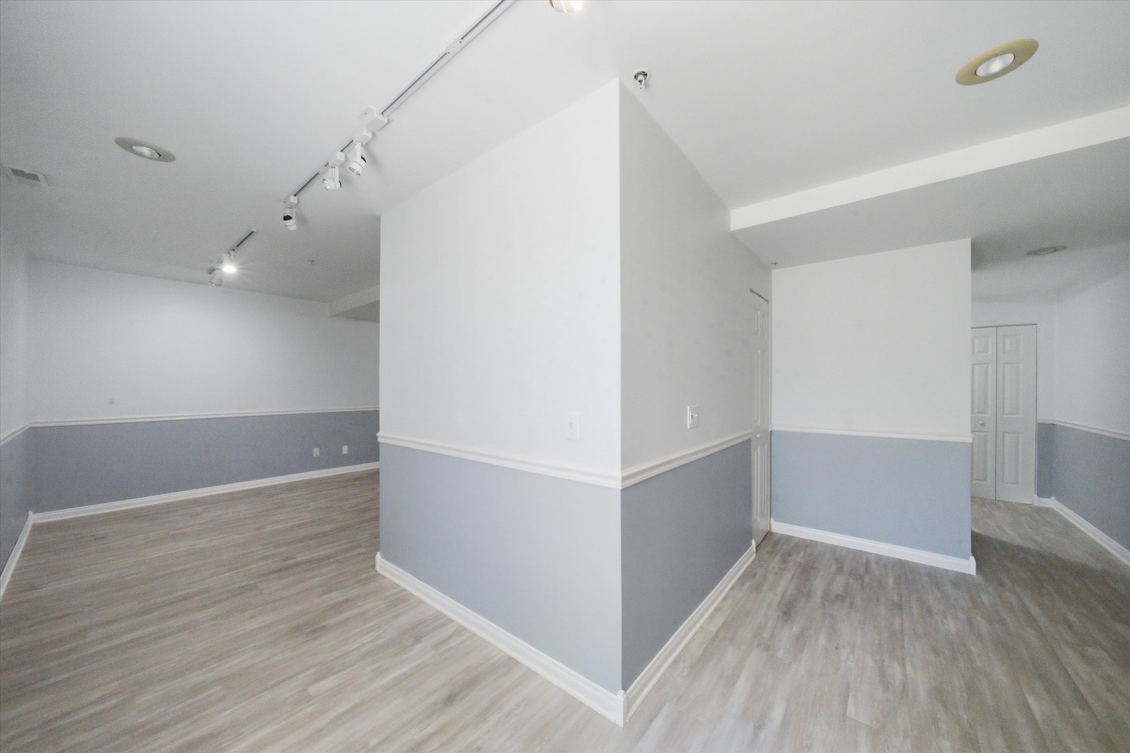 5451 McDonough Road Hoffman Estates, IL 60192 - Photo 35 of 48