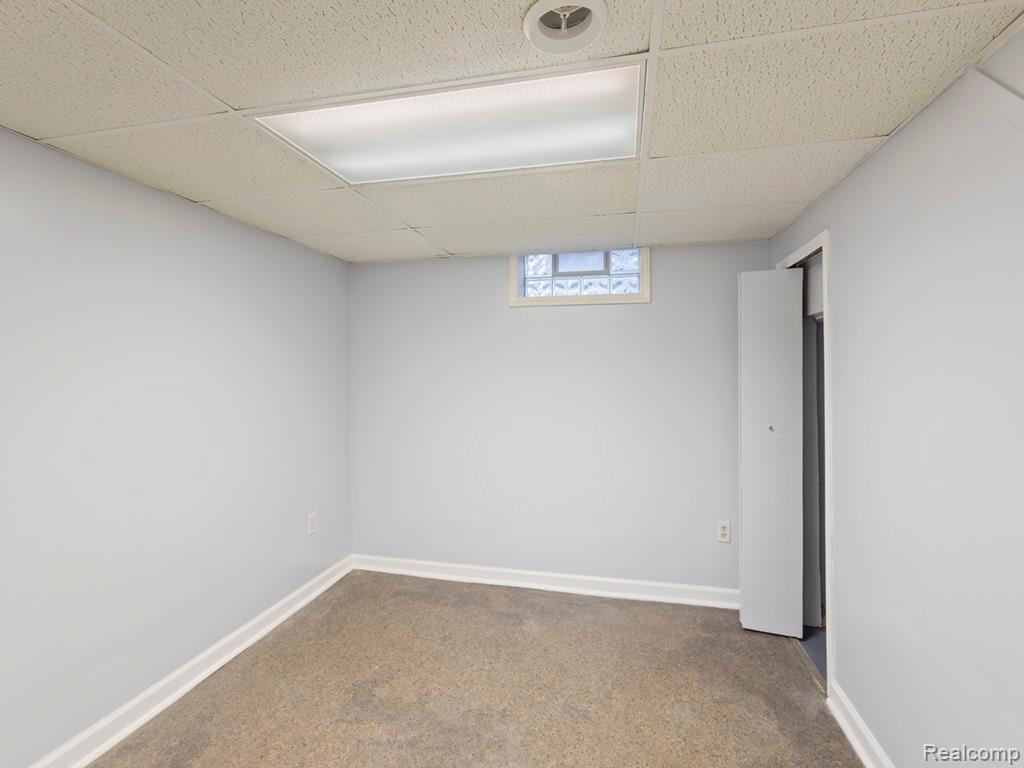 22341 Nowlin Street Dearborn, MI 48124 - Photo 38 of 39