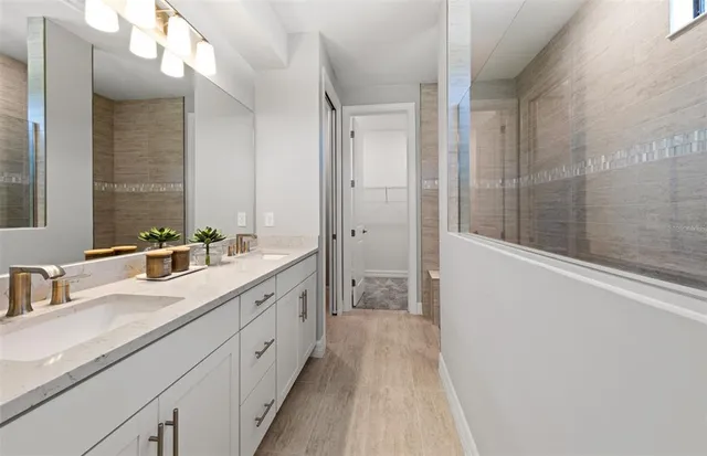 $1,079,300 | 7437 Summer Court, Sarasota, FL 34231