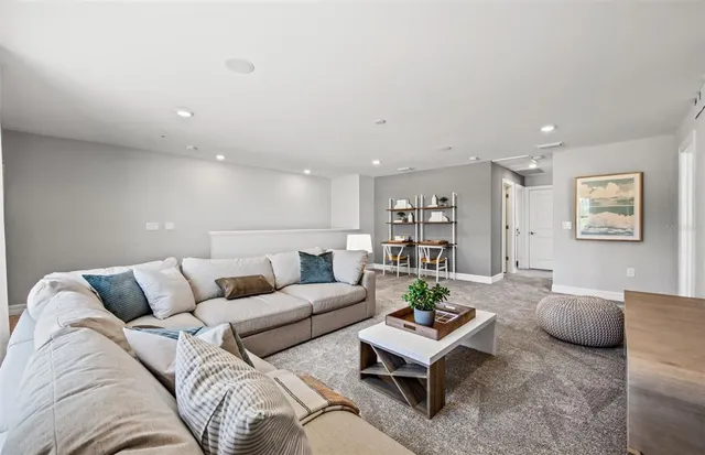 $1,079,300 | 7437 Summer Court, Sarasota, FL 34231