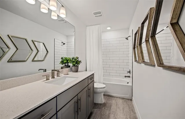 $1,079,300 | 7437 Summer Court, Sarasota, FL 34231