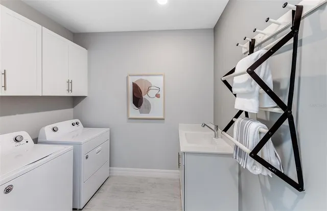 $1,079,300 | 7437 Summer Court, Sarasota, FL 34231