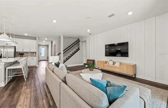 $1,079,300 | 7437 Summer Court, Sarasota, FL 34231