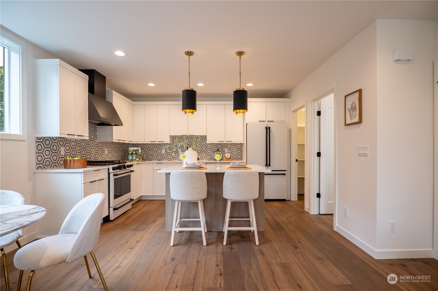 5612 Keystone Place North Seattle, WA 98103 - Photo 6 of 28 Gallery Image 6