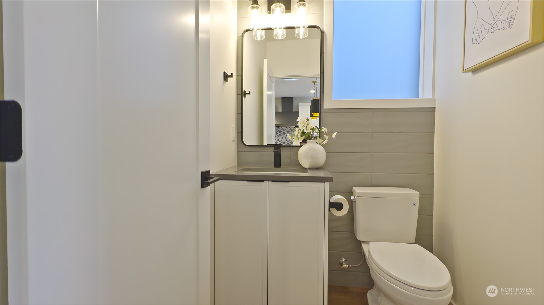 5612 Keystone Place North Seattle, WA 98103 - Photo 10 of 28 Gallery Image 10